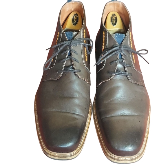 Travelin Brown Leather Chukka Boots with Contrast Stitching Lace Up - Picture 14 of 15